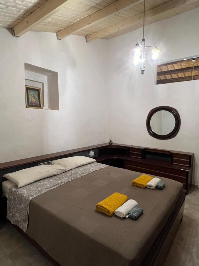 Casa Di Mirto Bed & Breakfast Chiaramonte Gulfi Exterior foto